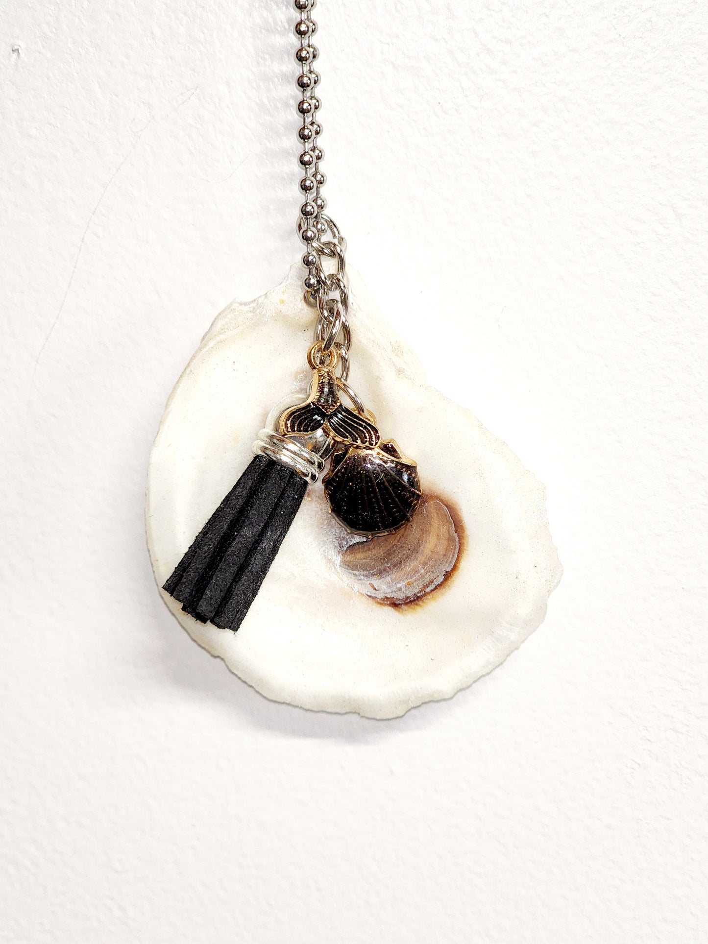 Car Charm - Q