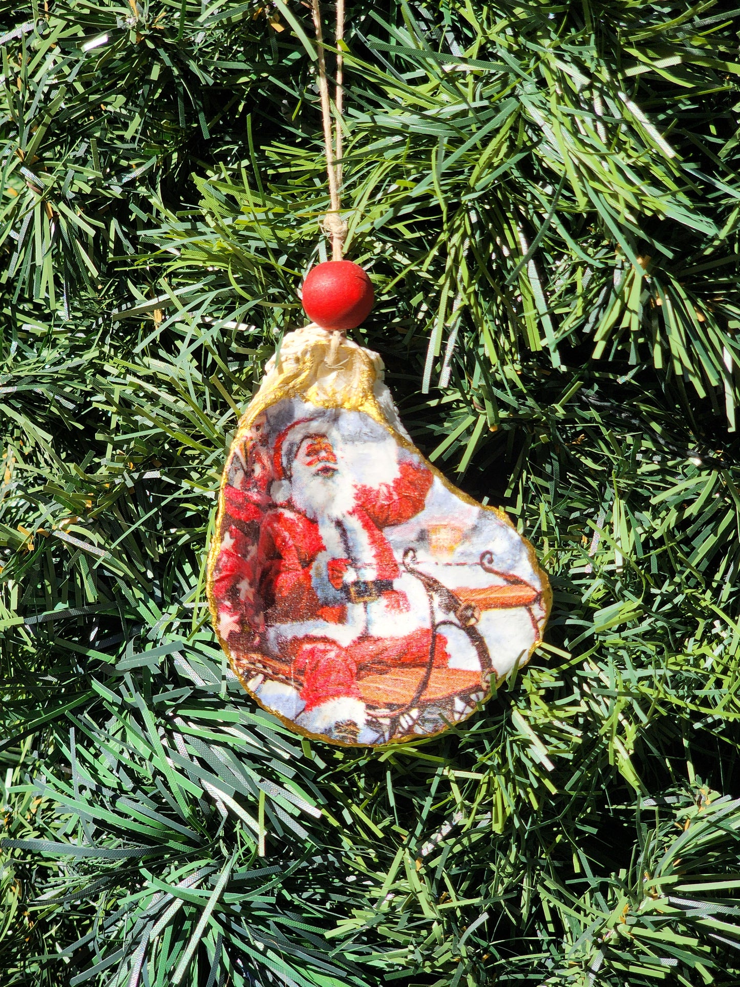 Super Star Santa - Oyster Shell Ornament