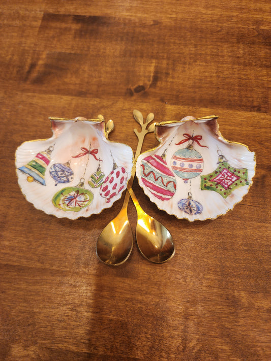 Vintage Ornaments Salt & Pepper